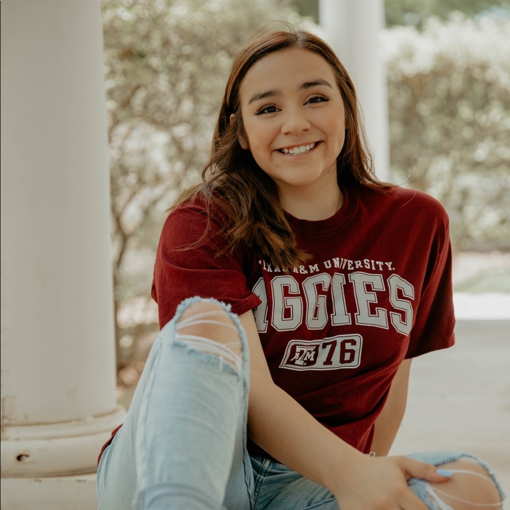 Meet your Posher, Elora